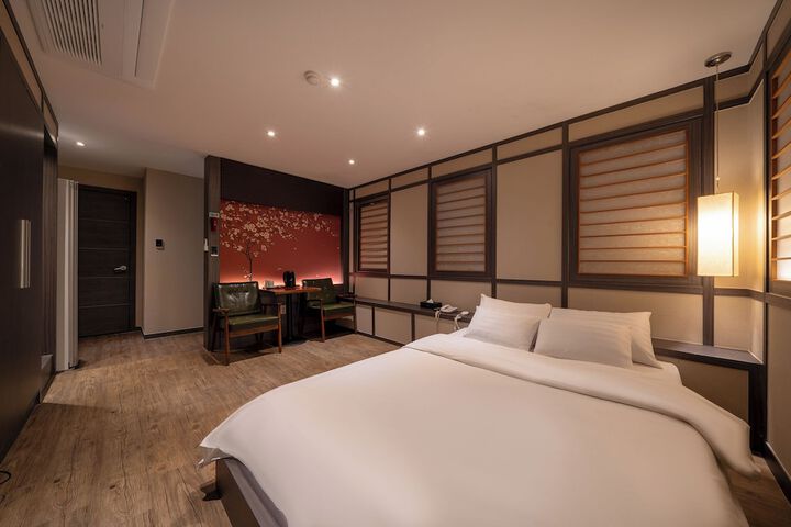 Room 4 of 39