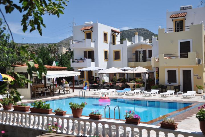 Pools & Facilities