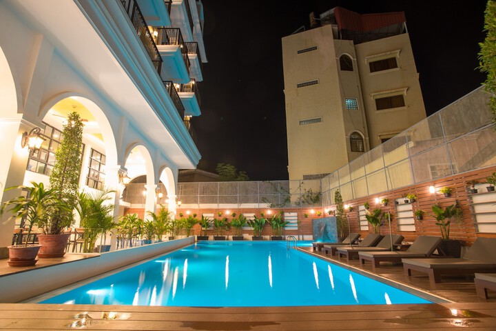 Pool 18 of 30