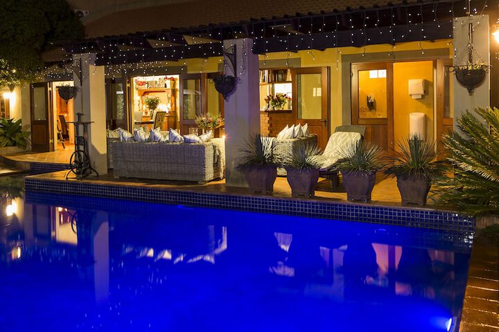 Hotel Pool