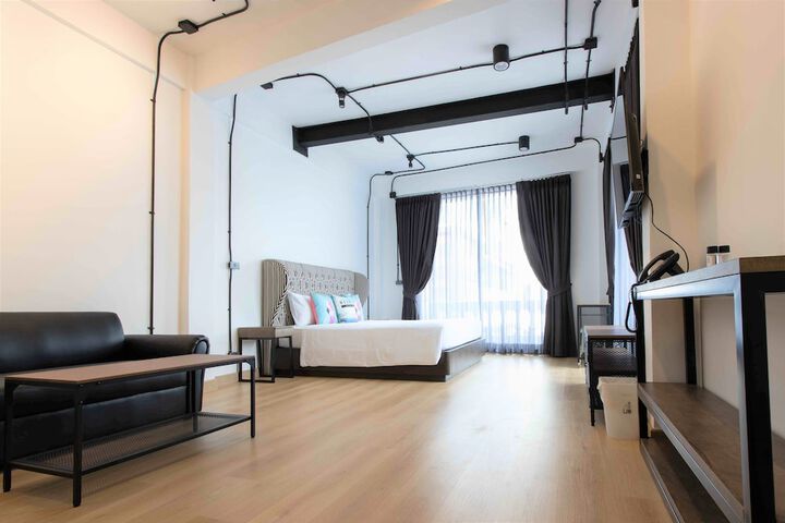 Room 28 of 77