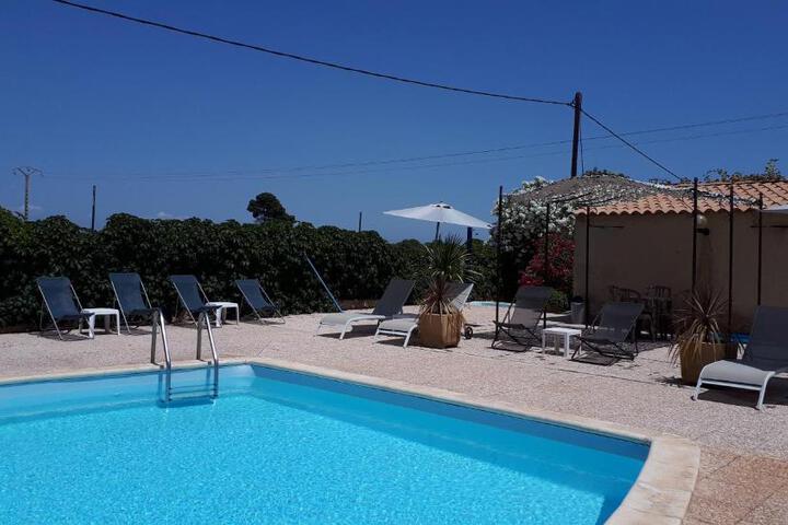 Hôtel restaurant LOGIS HOTELLERIE DE BALAJAN