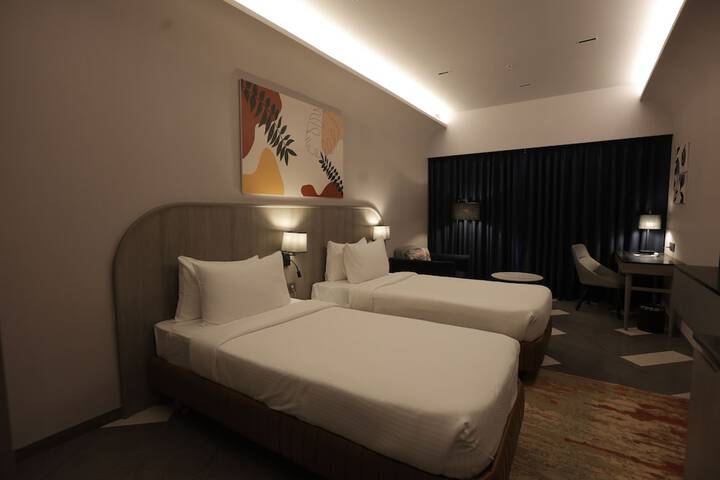 Room 6 of 17