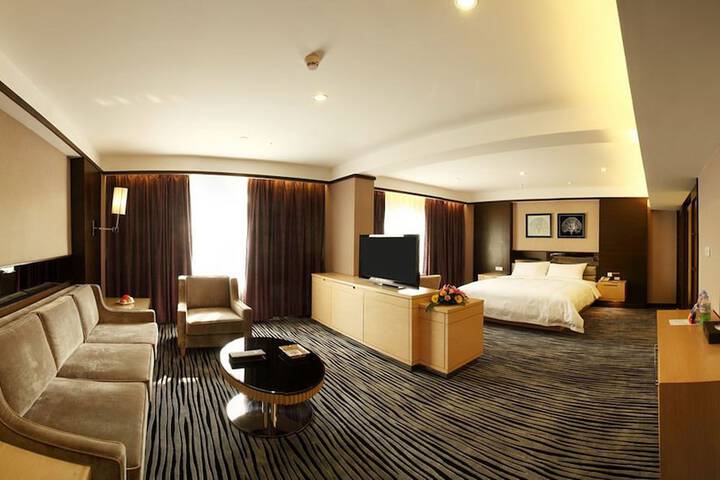 Room 12 of 70