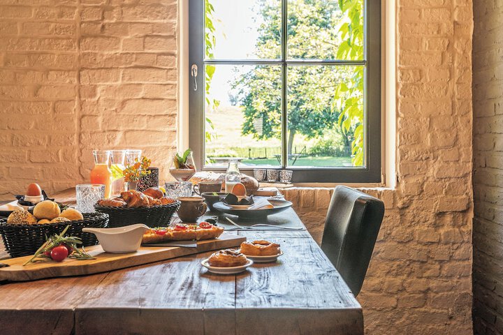 Breakfast/Coffee Service 40 of 61