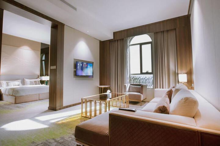 Azar Hotel