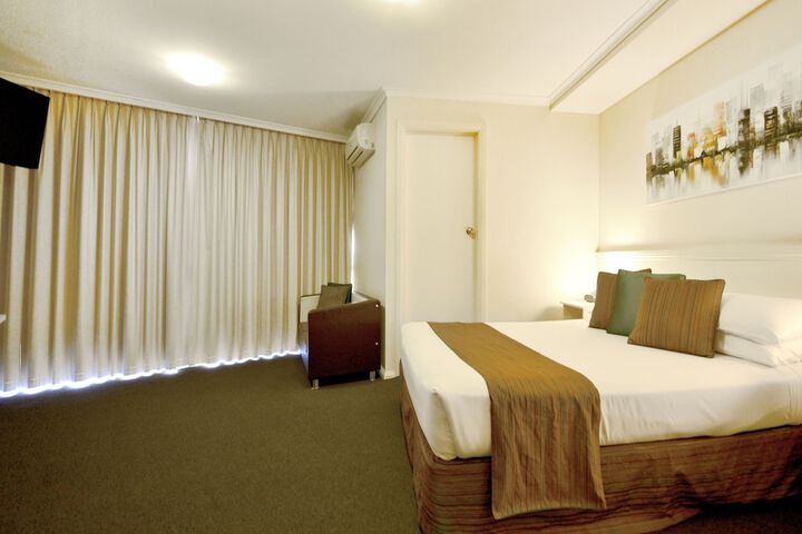 Room 6 of 62