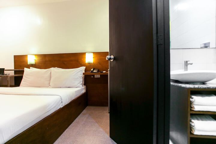 Room 18 of 52