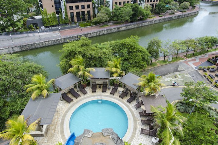 Hotel with Pool