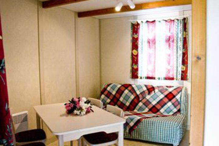 Room 42 of 60