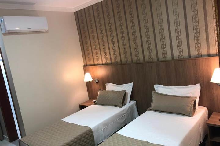 Room 9 of 34