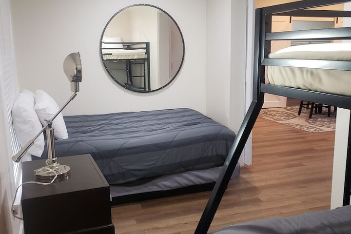 Room 40 of 83