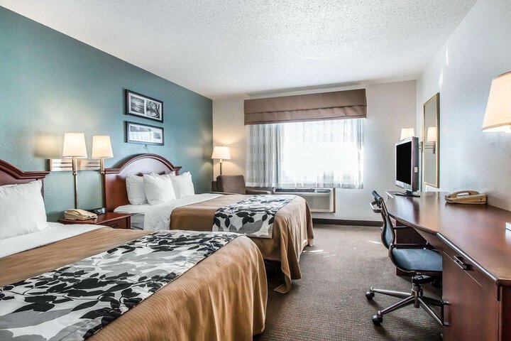 Double Room 2 Queen Beds (3 of 4)