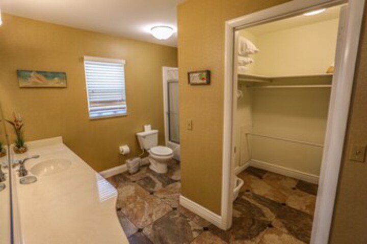 Room 5 of 31