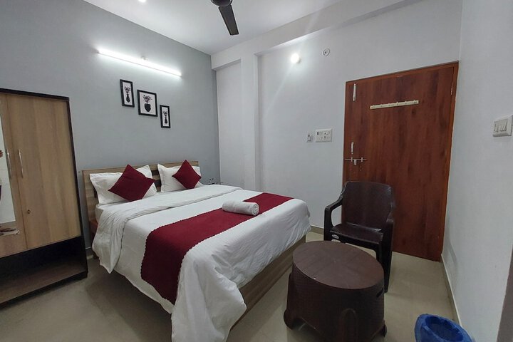 Room 3 of 7