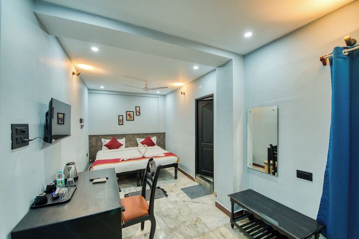 Room 32 of 47