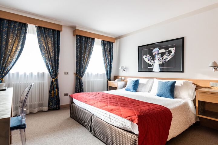 Room 44 of 97