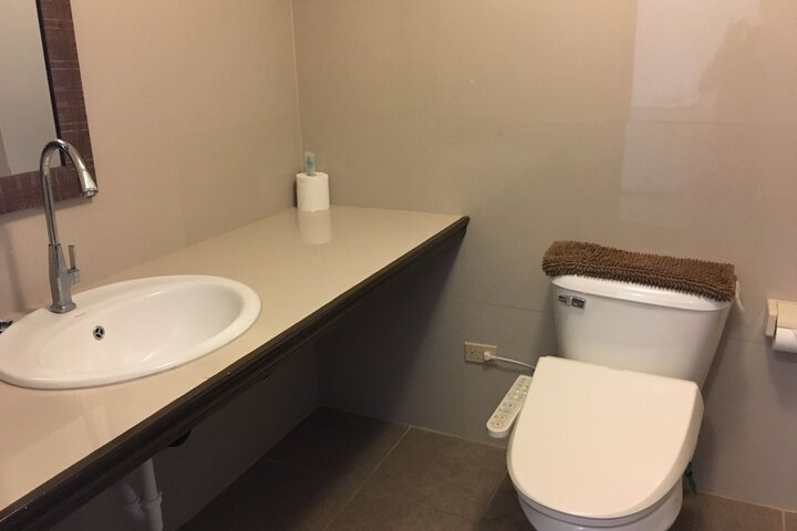 Room 19 of 40