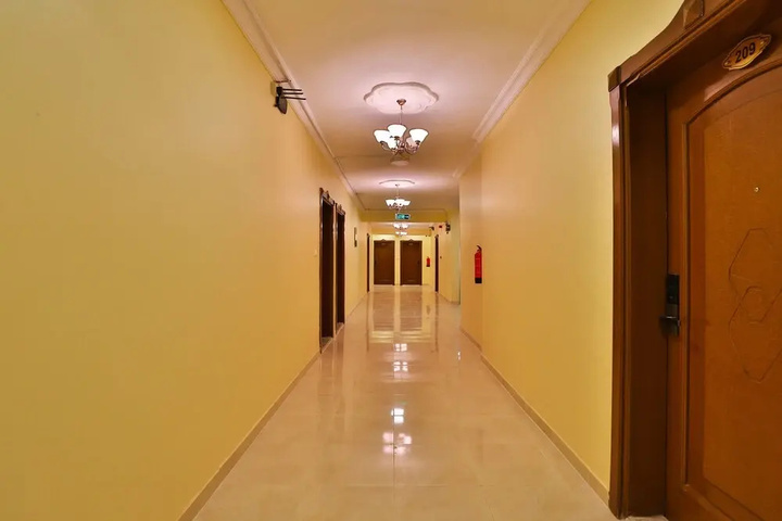 Room 9 of 14