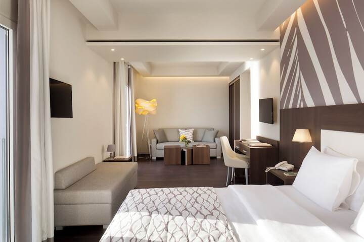 Room 3 of 36