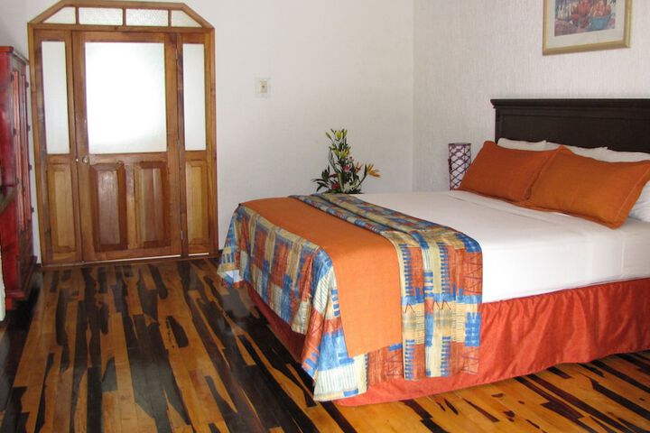 Room 4 of 85