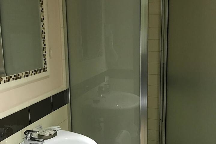 Room 15 of 22
