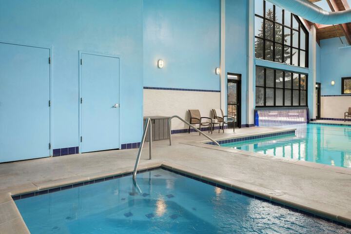 Hotel with Pool