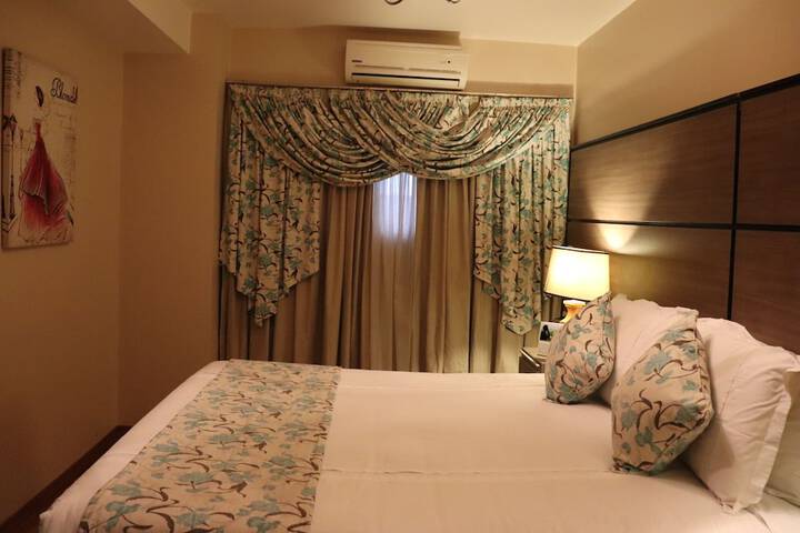 Room 18 of 80