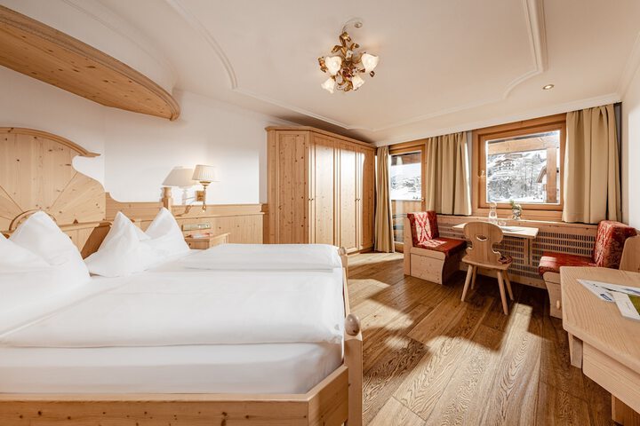 Room 15 of 93