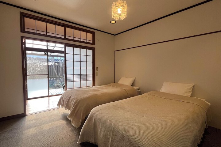 Room 9 of 29