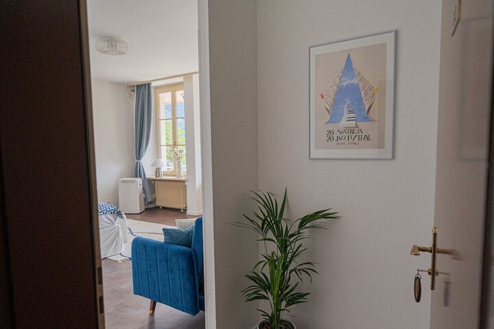 Room 4 of 105