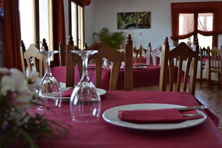 Dining 28 of 42