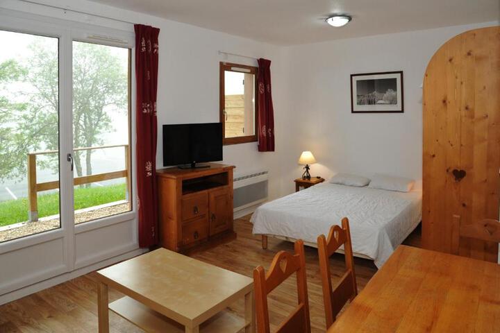 Shared lounge/TV area