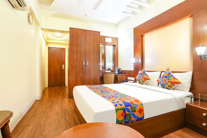 Room 10 of 29