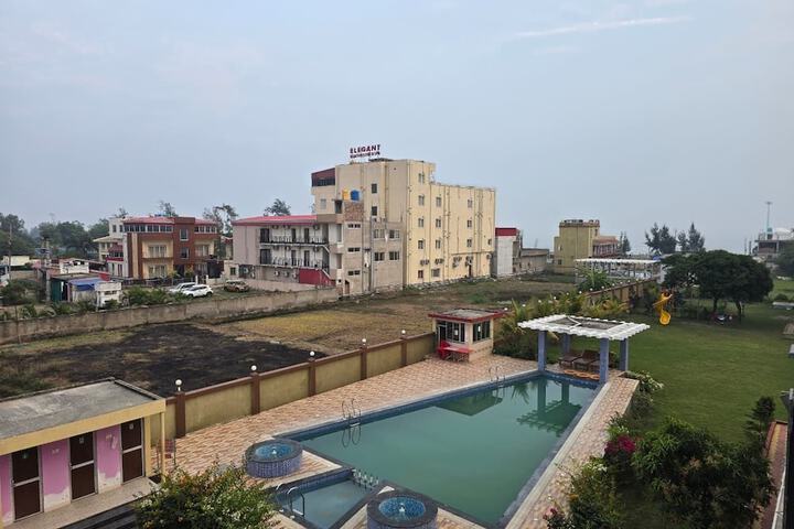 Pool 43 of 60