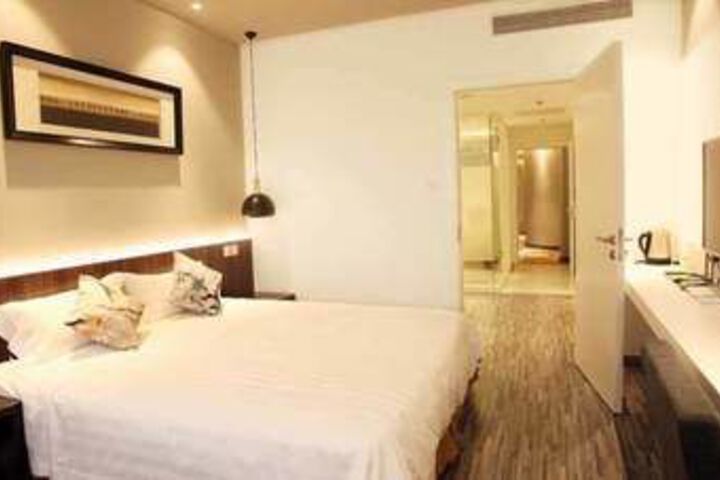 Room 8 of 23