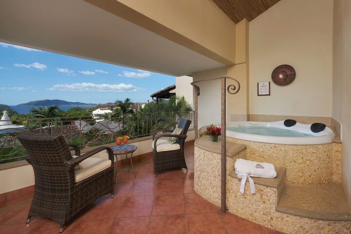 Hot Tub 28 of 74