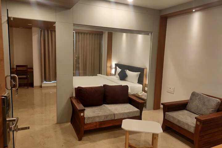 Room 12 of 32