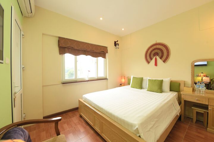 Room 14 of 30