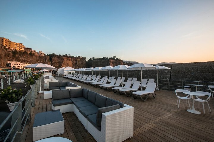 Sundeck 8 of 25