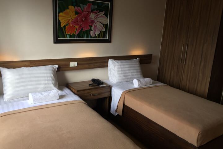 Room 5 of 46