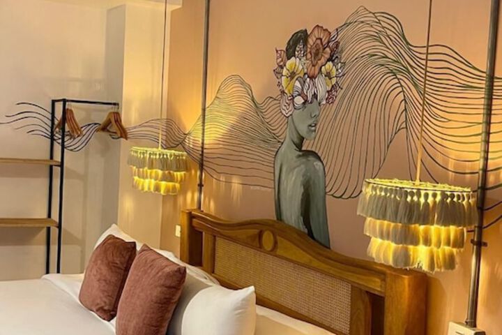 Room 4 of 68