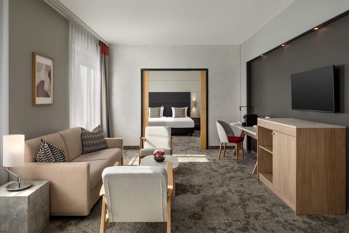 Room 44 of 121