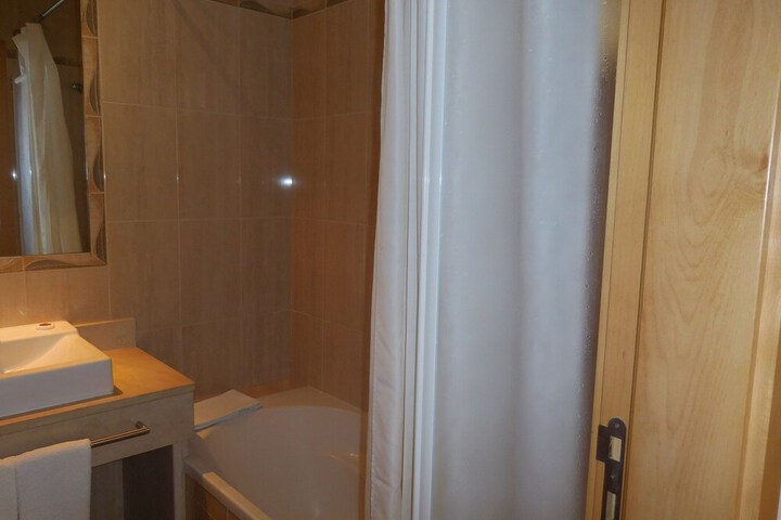 Room 20 of 32