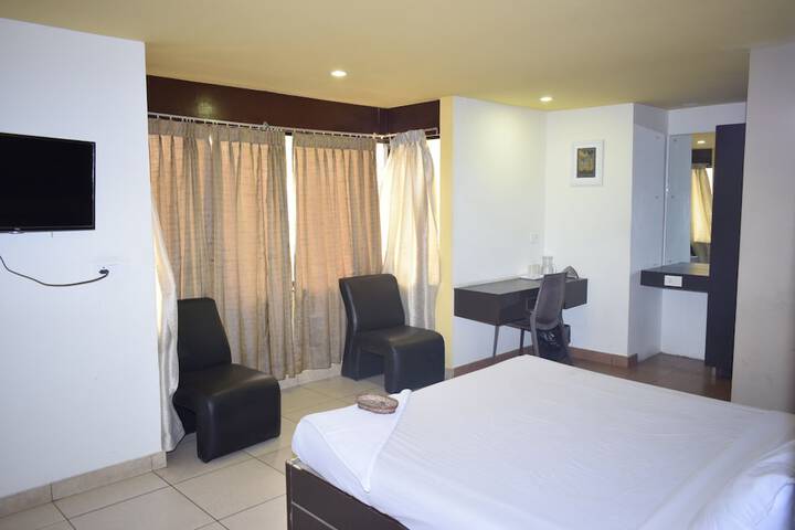 Room 16 of 34