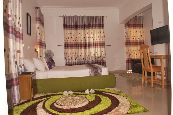 Room 71 of 182