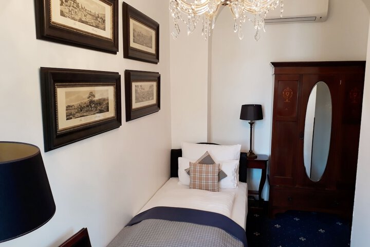 Room 19 of 57
