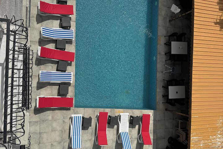 Pool 43 of 107
