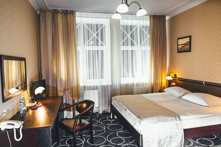 Room 25 of 63