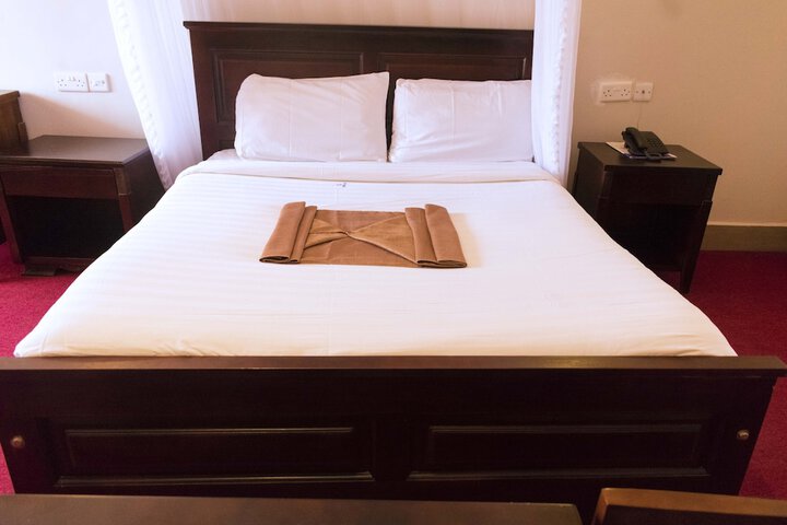 Room 28 of 114